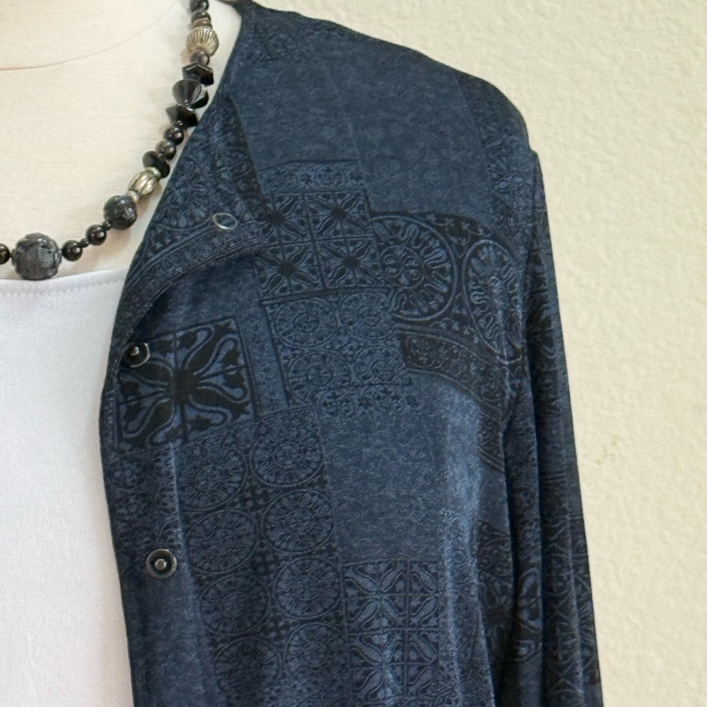Chico's Design Deep Blue and Black Patterned Cardigan size 16 (Chicos size 3) - Picture 2 of 12